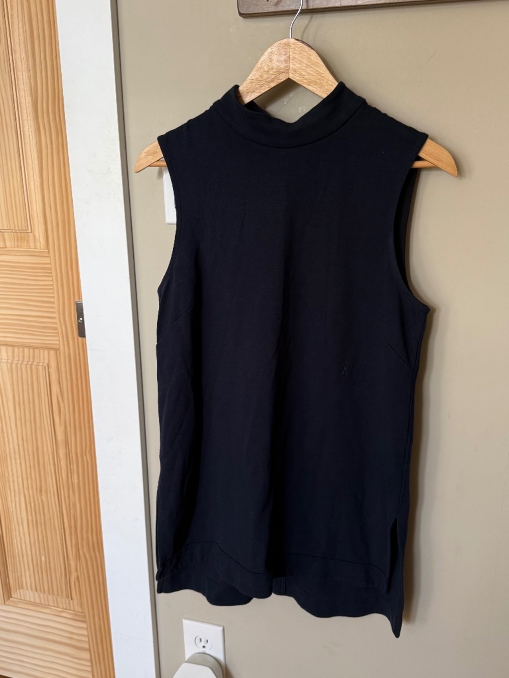 Kit and Ace Navy Sleeveless Mock Neck Tunic Top Size Small